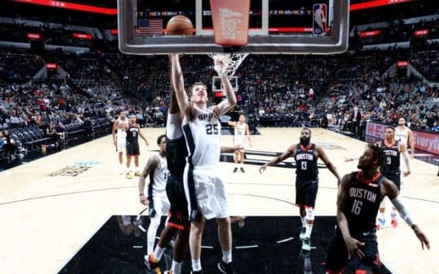 ヤコブ・パートル、50得点のジェームズ・ハーデンを止めスパーズに勝機を呼び込む