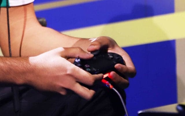 【eスポーツ選手向けセルフケア動画コラム#17】眼精疲労と緊張由来の頭痛に効くこめかみのツボ「太陽（タイヨウ）」