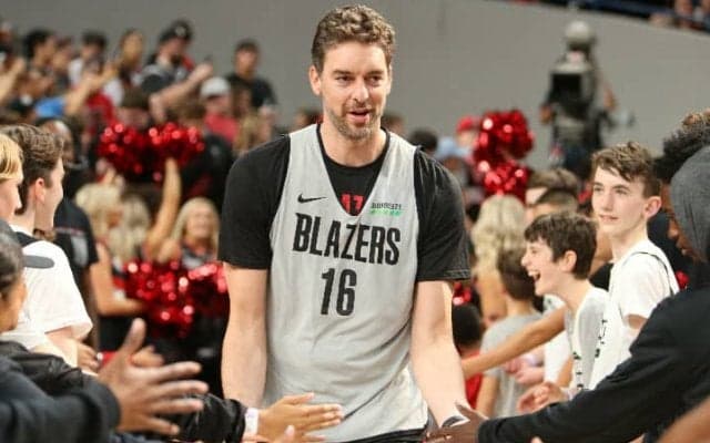 ブレイザーズから解雇されたパウ・ガソルが、選手ではなくコーチとして復帰