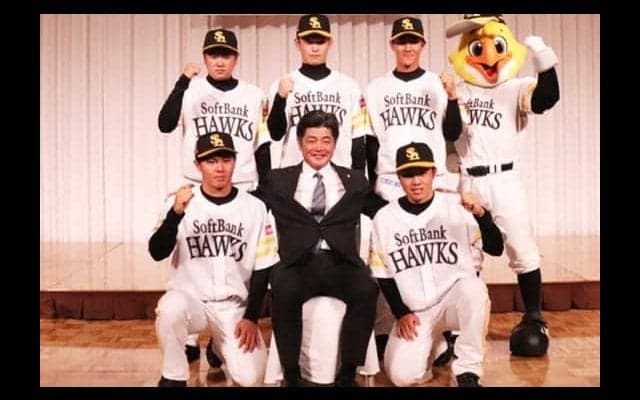 鷹ドラ1佐藤は「周東に匹敵する」ほど速い!?　工藤監督は期待「楽しみな選手」