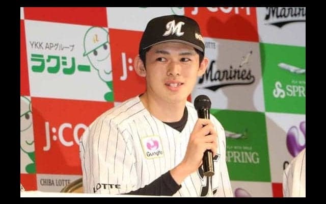 ロッテ佐々木の理想は田中将大　「負けない投手に」　同じ黄色グラブでプロの世界へ