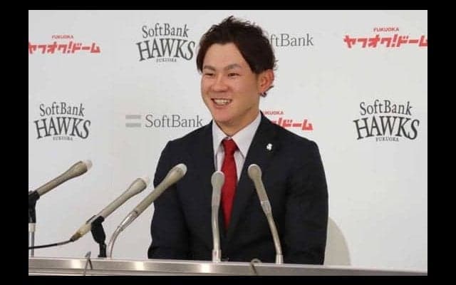 再婚報告の鷹牧原、夫人とのお揃いパーカー“仲良し2S”写真が反響　ファン「幸せ分けて」