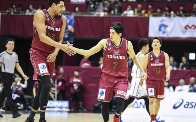 前半だけで大量63得点、川崎ブレイブサンダースが神奈川ダービーに快勝して8連勝