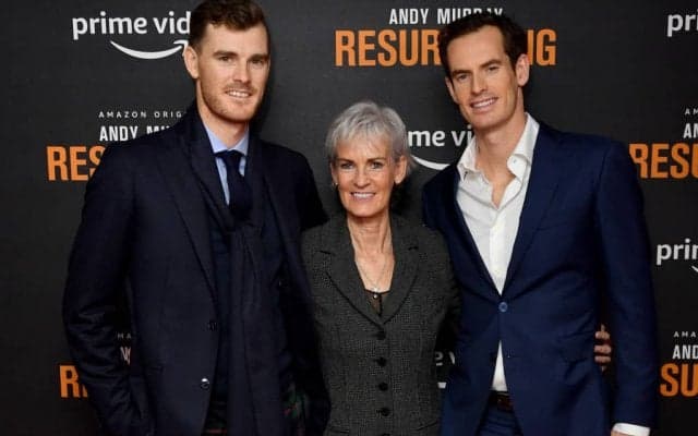 マレー：幼少期に起こった大量殺人事件のトラウマを超えて