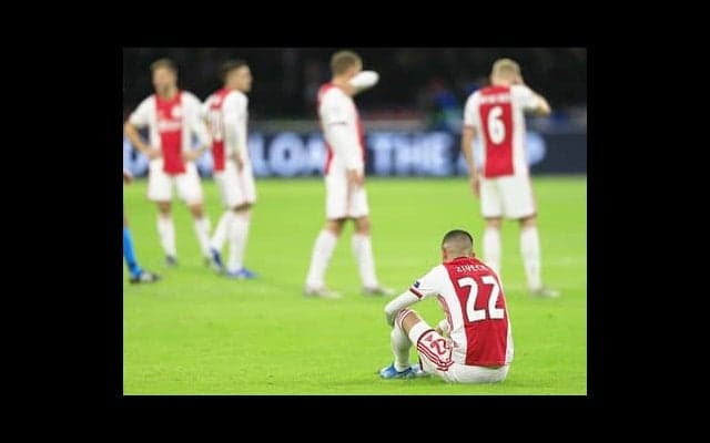 アヤックス「不条理なCL敗退」にファン沈黙。勝ち点10も稼いだのに…