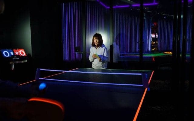 名古屋のドン・キホーテに暗闇で光る「コズミック卓球」が登場