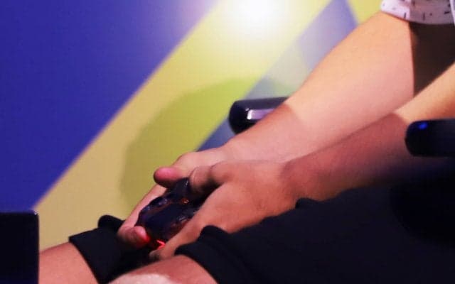 【eスポーツ選手向けセルフケア動画コラム#18】ドライアイに効く眉毛の内側始まりにあるツボ「攅竹（サンチク）」