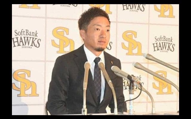 鷹・嘉弥真も大台突破の1.1億円「僕がまさか」　“左キラー”で3年連続50試合超登板
