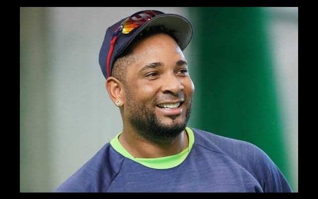 鷹バレンティンがクリスマスコーデ披露　“リア充”写真公開「ハッピーX'mas」