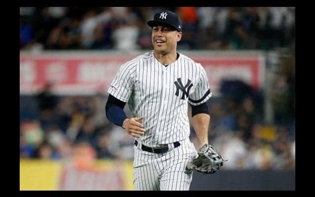 【MLB】ヤ軍の年俸28億円男が豪華夜景＆ド派手ジャケで新年祝う　ファン祈り「どうか健康で」