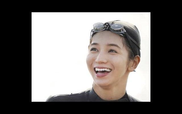 『傳谷英里香のGo for it！トライアスロン』第12回ヘッドアップで目標物を確認しながら泳ぐ