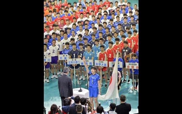 春高バレーが開幕、「入場行進賞」は男子・多度津と女子・青森西