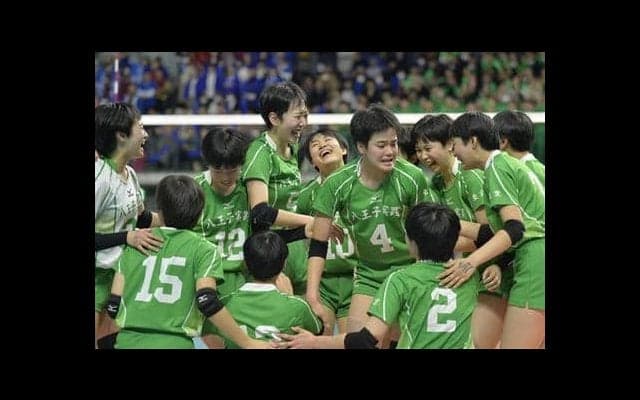 女子の八王子実践が３回戦進出　　総体優勝の就実にストレート勝ち　春高バレー速報（３）