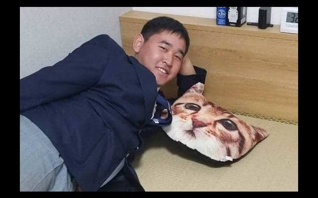 オリドラ1宮城、猫愛溢れる枕持参で入寮　「疲れを取るというよりも猫が好きで…」