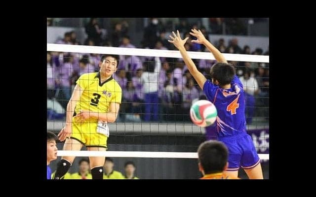 鎮西、ストレートで１６強　エース水町が勝負どころで豪快スパイク　春高バレー