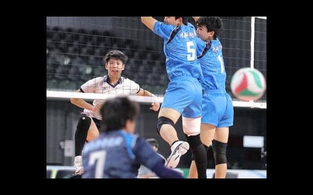 神奈川男子・慶応、フルセットの末に徳島科学技術を下す　春高バレー