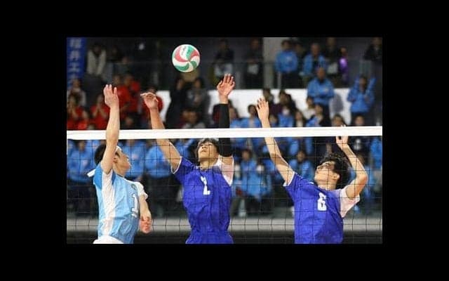 松本国際が準々決勝進出　女子は共栄学園がフルセット勝利　春高バレー速報（１）
