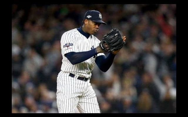 【MLB】剛腕チャップマン、「鋼」の肉体にファン驚嘆　「若き伝説」「キューバンミサイル」