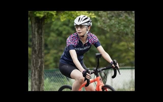傳谷英里香さん、トライアスロン完走を目指してバイク練習に集中！