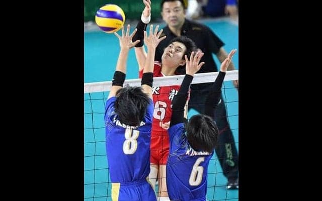 東龍が金蘭下し決勝へ　女子準決勝／春高バレー