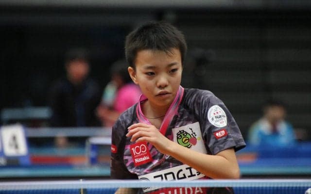 今大会最年少の小塩悠菜、初戦突破　姉は世界ジュニア銀の遥菜＜全日本卓球2020＞