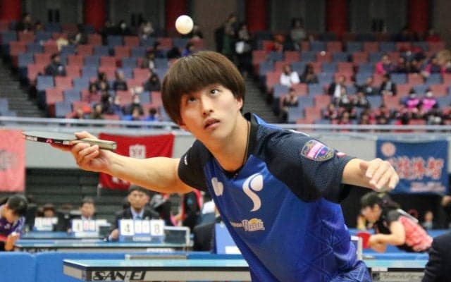 三部航平「毎回冷や冷や」の同学年対決制す　敗れた青山からはエールも＜全日本卓球2020＞