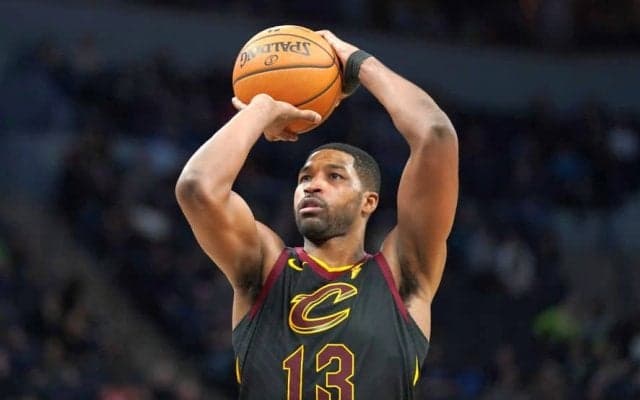 『友情の尻パンチ』のつもりが退場になり、納得がいかないトリスタン・トンプソン「誤解があった」