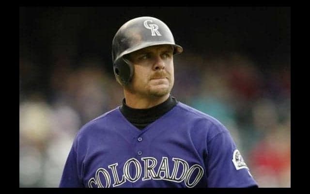 【MLB】ウォーカー氏、涙の殿堂入りも…　“ド派手衣装”に米注目「彼が着てるのは何なの」