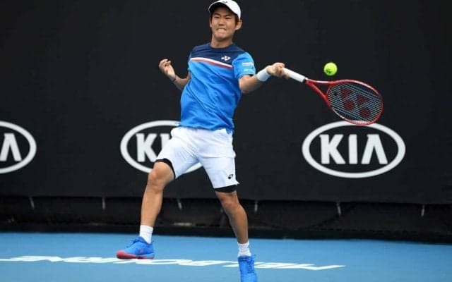  どうすれば相手が嫌がるか。テニスIQの高さを披露した西岡が快勝