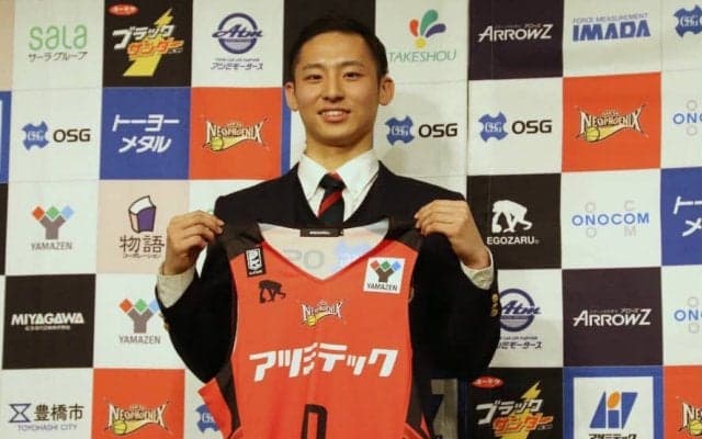 三遠ネオフェニックス加入会見に臨んだ河村勇輝、明日の千葉ジェッツ戦でプロデビューへ「挑戦し続ける自信がある」