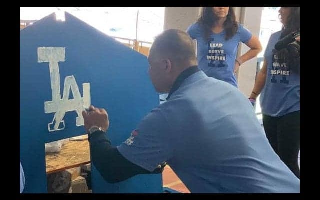 【MLB】ドジャースの「コミュニティツアー」とは？　ロバーツ監督が語る地域貢献の意義