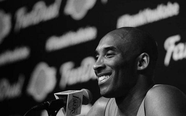 NBAレジェンドのコービー・ブライアントがロサンゼルス郊外でのヘリコプター墜落事故により死亡、享年41歳