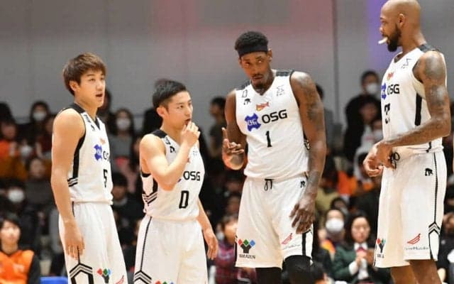 三遠ネオフェニックスの河村勇輝がプロ初先発で24得点、五十嵐圭とのマッチアップで奮闘するも追撃及ばず惜敗