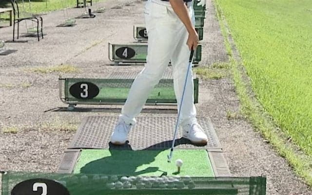 正しいスイング軌道を身につけよう！ティーアップしたボールをアイアンで打つドリル【ゴルフ1分ドリル】