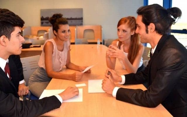 企業が求める人材は16年連続「コミュニケーション能力」その打開策とは