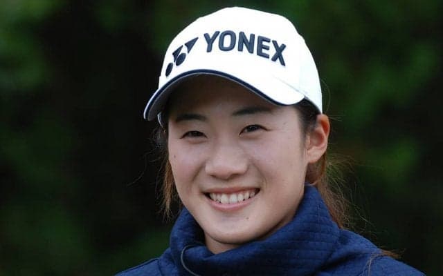 口にティをくわえてパッティング！山口すず夏のオススメドリル