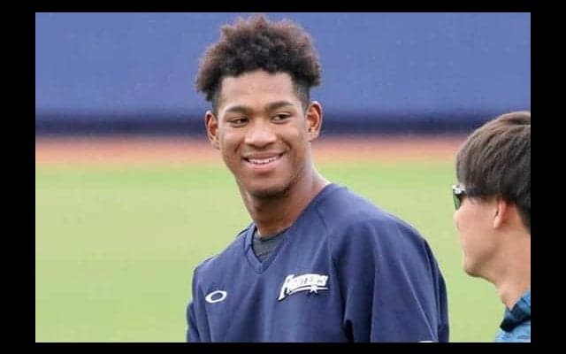 日ハム万波、8日紅白戦で「4番」　栗山監督もアピール期待「命がけで必死に」