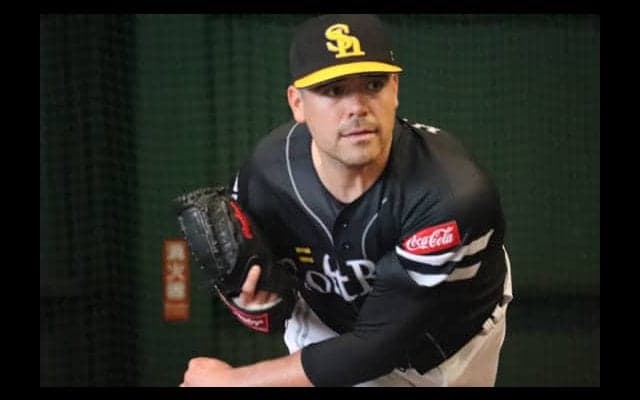 鷹のMLB54勝ムーアが来日初ブルペン　投球後はトンボがけ「郷に入れば郷に従え」