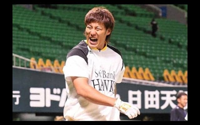 ホークス柳田、亀田史郎氏と初対面で“3150ポーズ”2ショット公開　「遂に会った！」