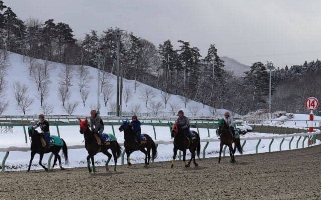 盛岡競馬場・水沢競馬場で調教始め式が行われた