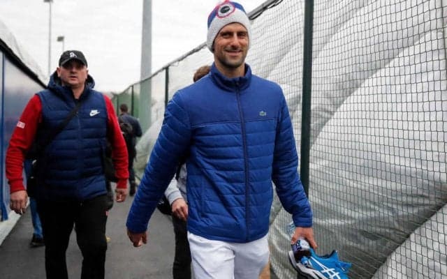 ジョコビッチ 地元のファンたちと深夜にゲリラ的ストリートテニス