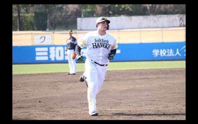 鷹育成の砂川リチャードが支配下昇格アピール弾！　高橋純から左中間へ、ファン喝采