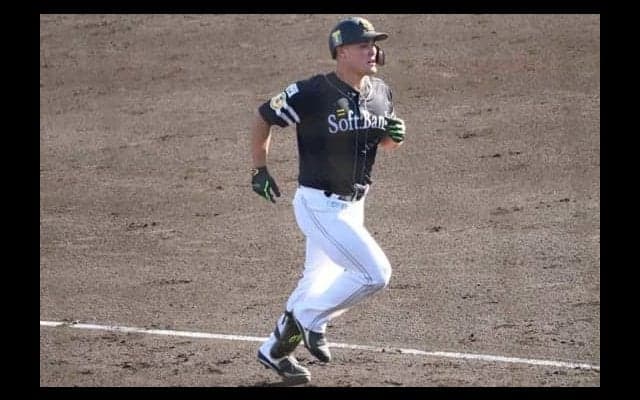 凄いぞ鷹リチャード、”3戦連発“！　初OP戦で左翼場外弾、支配下猛アピール