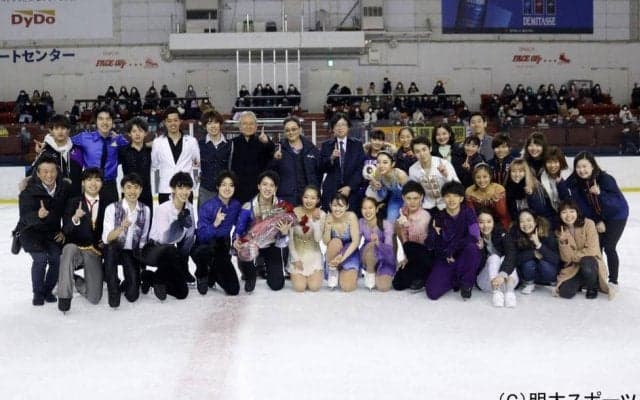 最高のラストスケーティングを披露／明治×法政　ＯＮ　ＩＣＥ