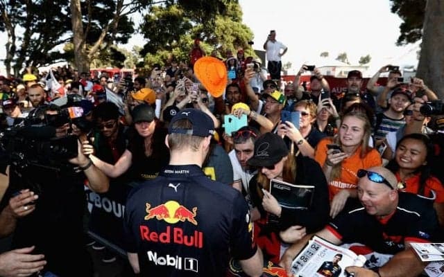 「パンデミックの危険性が非常に高い」Ｆ１開幕戦の開催を強行するか断念するか、決断が迫られる事態に