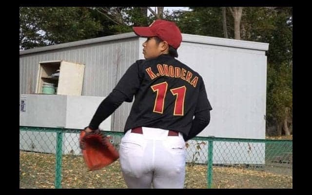 最速125キロの女子高生右腕が意識する「下半身の使い方」　テイクバックは“まるで上原”