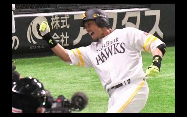 鷹・松田宣、今季初の熱男は「TVの前の皆さんのために」　無観客試合で豪快1号