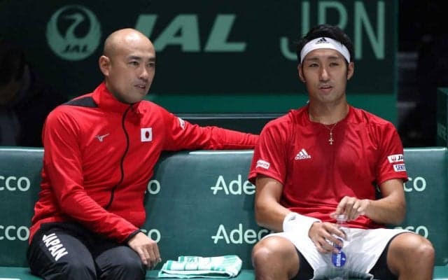 崖っぷちに追い込まれた男子テニス日本代表。「気持ちを切り替えたい」