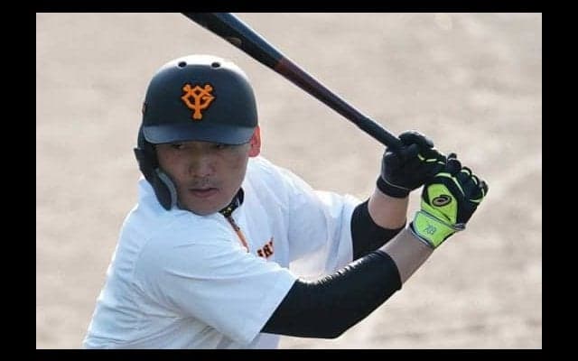 巨人丸、オープン戦1号は超特大弾！　第2打席で右翼5階席に飛び込む先制2ラン
