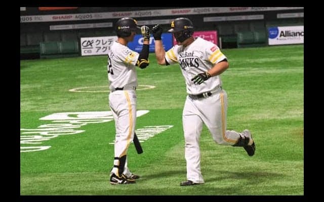 鷹育成リチャード、紅白戦で驚愕弾も本人はキョトン…　「7、8割で振ったら…」